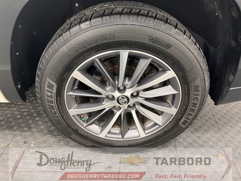 Used 2018 Toyota Highlander XLE FWD image 22