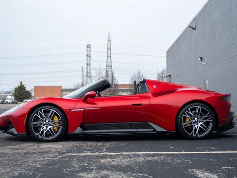 Used 2023 Maserati MC20 Spyder image 18