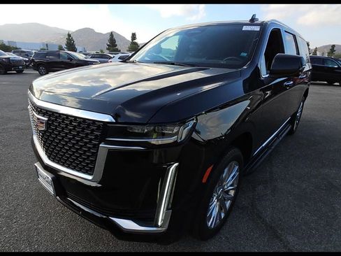 Used 2024 Cadillac Escalade ESV Premium Luxury image 6