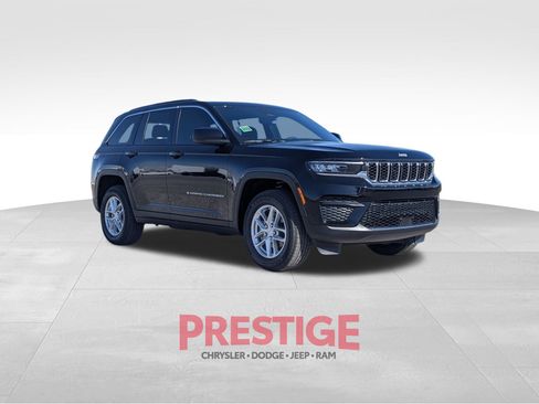 New 2025 Jeep Grand Cherokee Laredo X w/ Luxury Tech Group I AWD/4WD image 3