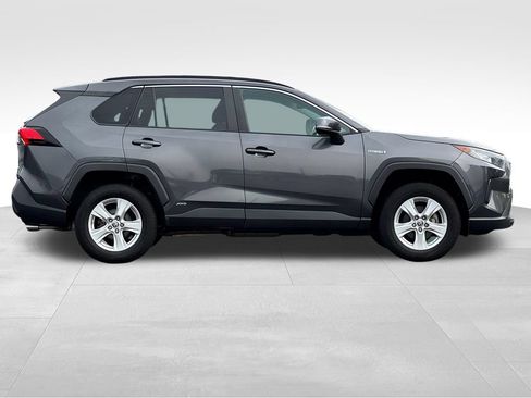 Used 2021 Toyota RAV4 LE AWD/4WD image 8