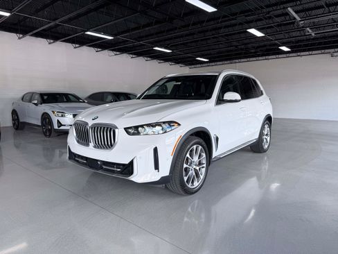 Used 2026 BMW X5 xDrive40i AWD/4WD image 2