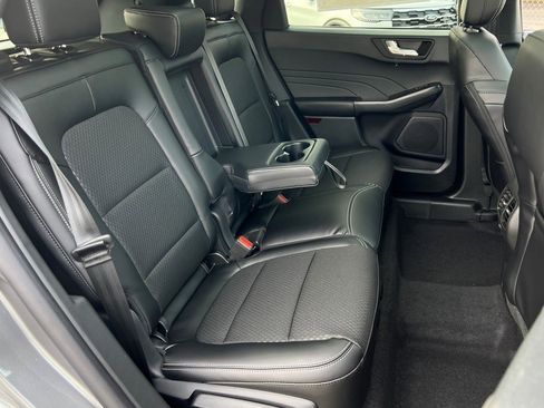 New 2026 Ford Escape SE image 11