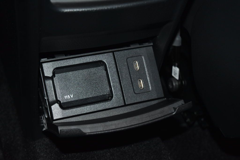 Used 2024 Mercedes-Benz EQB 300 4MATIC image 23