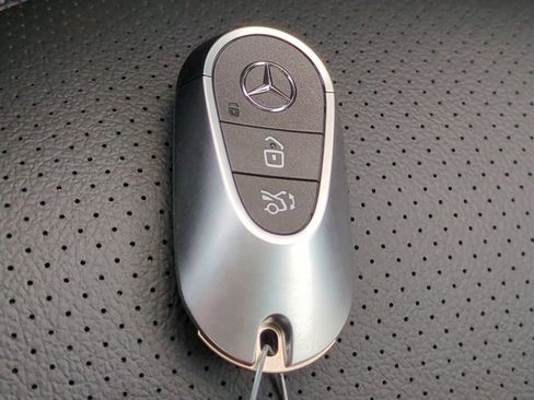 Used 2026 Mercedes-Benz GLC 300 image 29