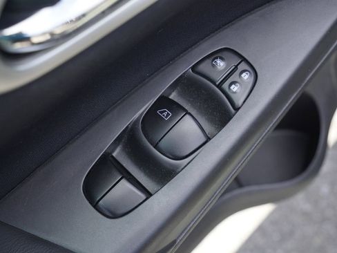 Used 2017 Nissan Sentra SR w/ SR Midnight Edition FWD image 9