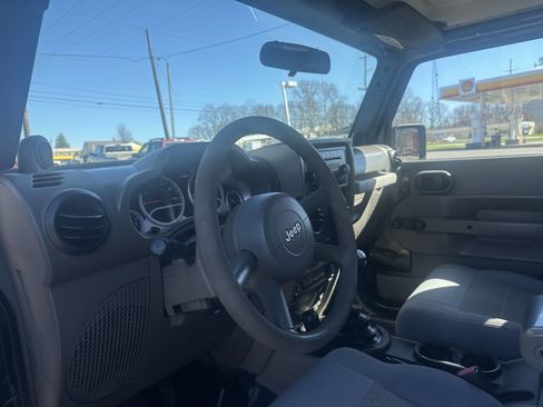 Used 2010 Jeep Wrangler Sport image 9