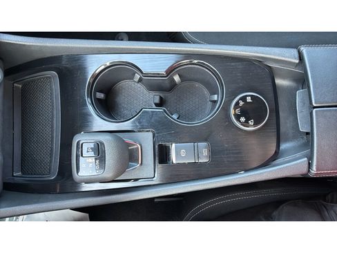 Used 2025 Nissan Rogue SV AWD/4WD image 18