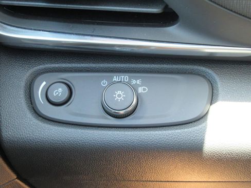 Used 2024 Buick Envista Preferred w/ Convenience I Package FWD image 21