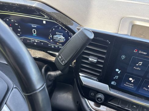 Used 2023 Chevrolet Silverado 1500 LT image 19