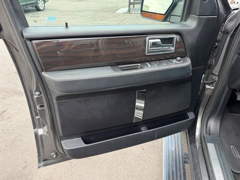 Used 2016 Lincoln Navigator L Reserve AWD/4WD image 25