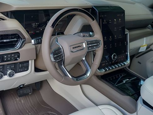 New 2026 GMC Yukon XL Denali w/ Denali Reserve Package AWD/4WD image 9