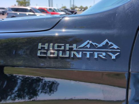 Used 2023 Chevrolet Suburban High Country AWD/4WD image 32