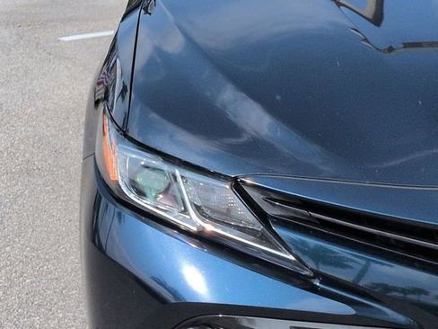 Used 2020 Toyota Camry LE FWD image 10