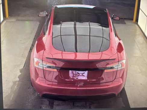 Used 2022 Tesla Model S Plaid image 5