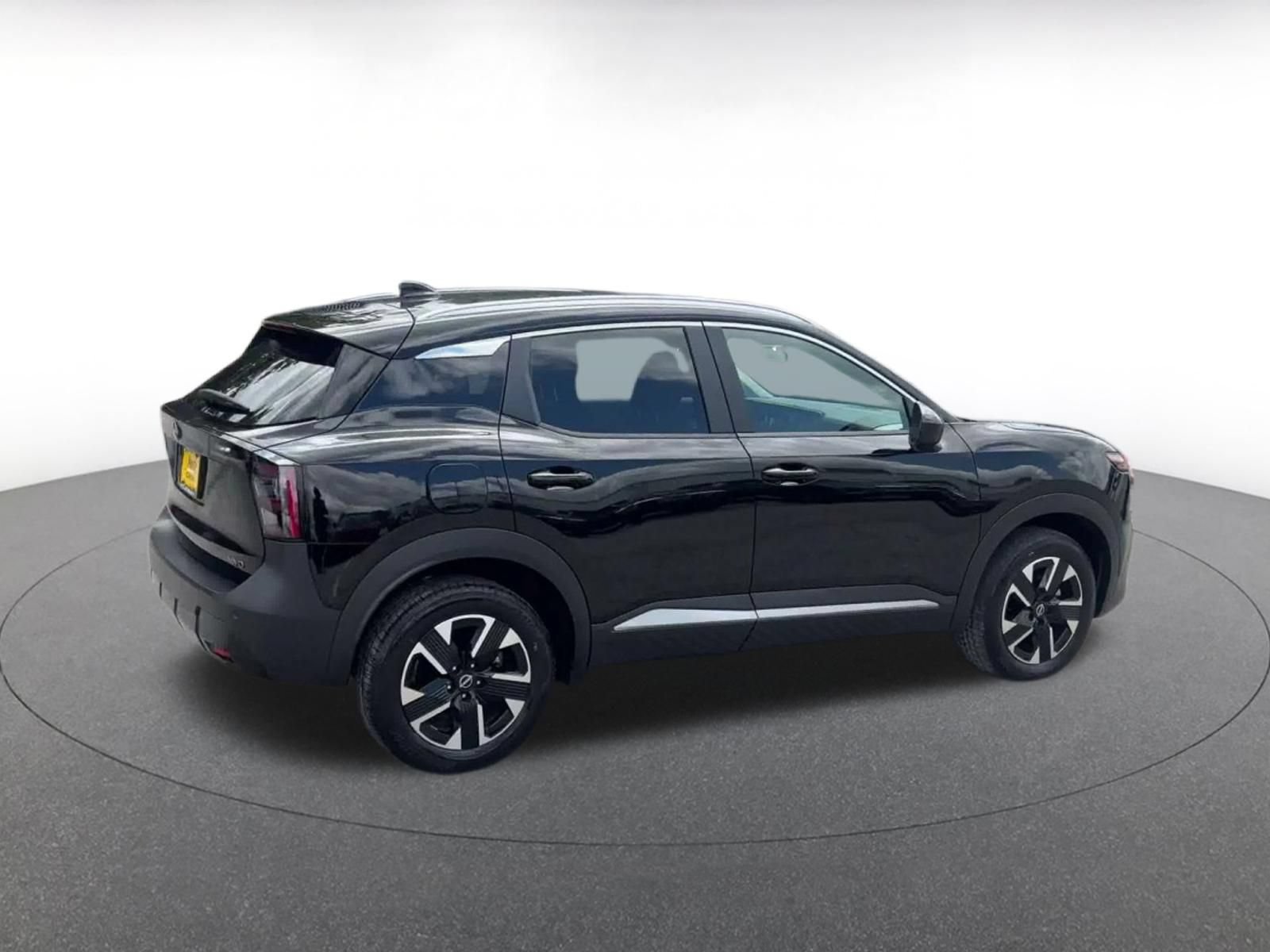 Used 2026 Nissan Kicks SV w/ Cold Weather Package AWD/4WD image 13