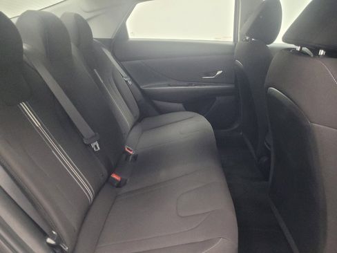 Used 2021 Hyundai Elantra SEL FWD image 19