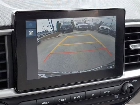 Certified 2025 Hyundai Venue SEL FWD image 17