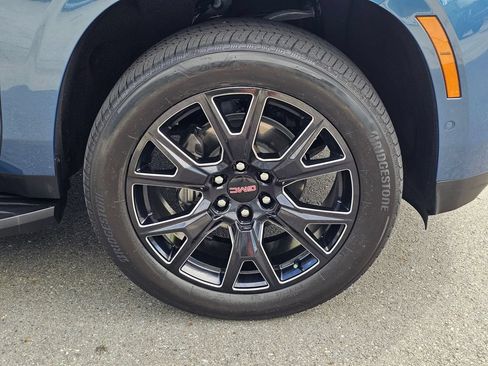 Used 2025 GMC Yukon Elevation AWD/4WD image 9