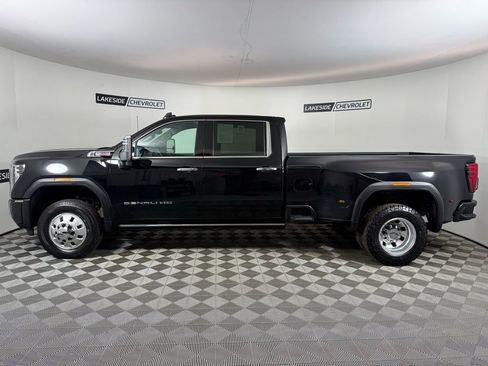 Used 2025 GMC Sierra 3500 Denali w/ Denali Reserve Package image 2
