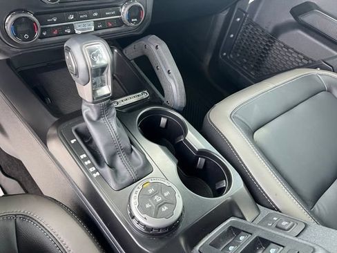 Certified 2025 Ford Bronco Outer Banks w/ Sasquatch Package AWD/4WD image 15