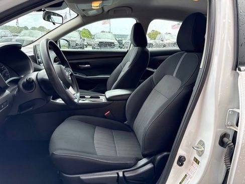 Used 2024 Nissan Sentra SV FWD image 7