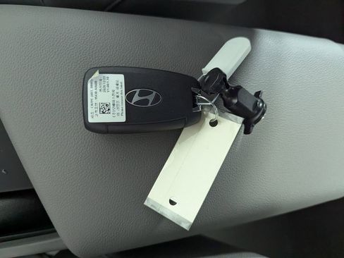 New 2026 Hyundai Elantra SE image 25