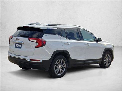 Used 2024 GMC Terrain SLT image 5