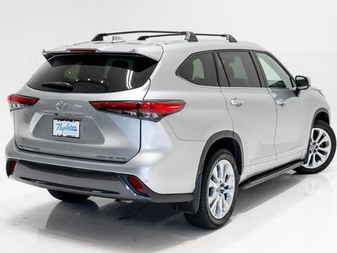 Used 2023 Toyota Highlander Limited AWD/4WD image 40