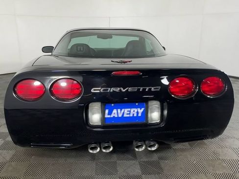 Used 2004 Chevrolet Corvette Coupe w/ Preferred Equipment Group RWD image 11