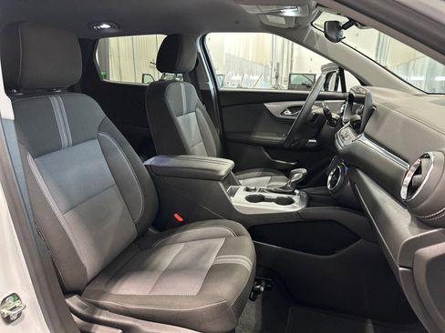 Used 2025 Chevrolet Blazer LT image 34