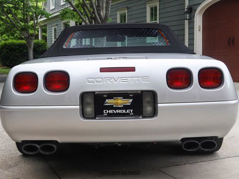 Used 1996 Chevrolet Corvette Convertible RWD image 18