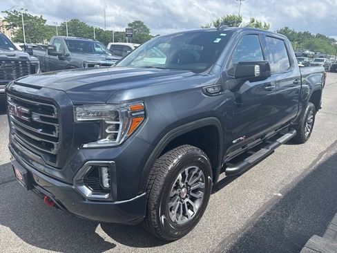 Used 2020 GMC Sierra 1500 AT4 w/ AT4 Premium Package image 3