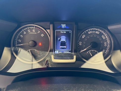 Used 2019 Toyota Tacoma TRD Off-Road image 19