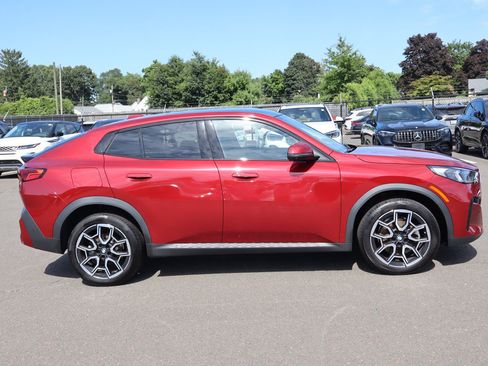 Used 2025 BMW X2 xDrive28i AWD/4WD image 4