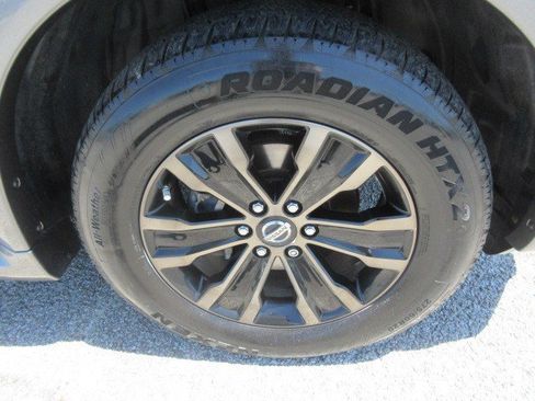 Used 2017 Nissan Armada Platinum w/ Captain Seat Package RWD image 9