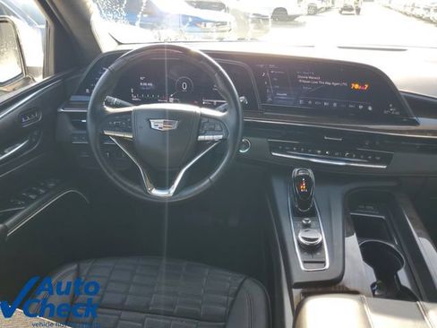 Certified 2023 Cadillac Escalade ESV Sport Platinum AWD/4WD image 18