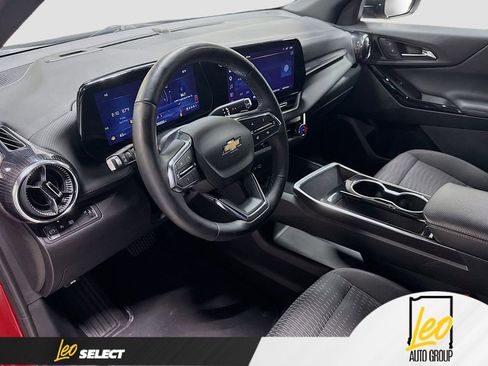 Used 2025 Chevrolet Equinox LT w/ Safety and Technology Package FWD image 9