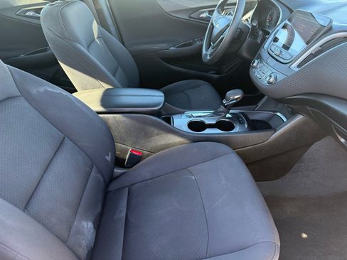 Used 2022 Chevrolet Malibu LT image 32