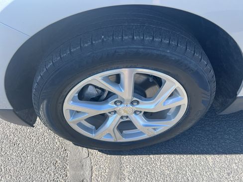 Used 2019 Chevrolet Equinox LT AWD/4WD image 8
