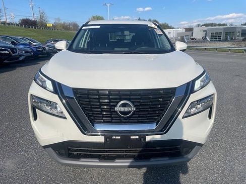 Used 2023 Nissan Rogue SV AWD/4WD image 2