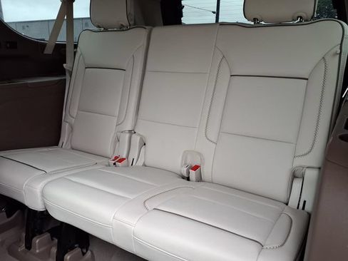 Used 2023 GMC Yukon XL Denali w/ Denali Reserve Package AWD/4WD image 6