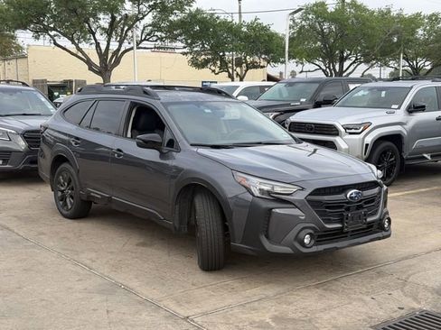 Used 2025 Subaru Outback Onyx Edition image 3