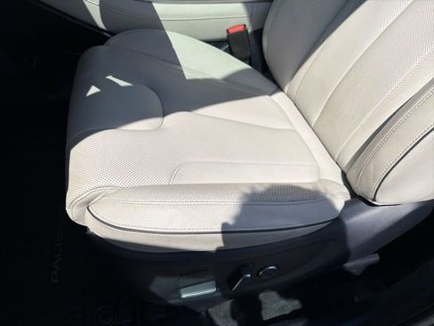 Used 2024 Hyundai Palisade Limited image 24