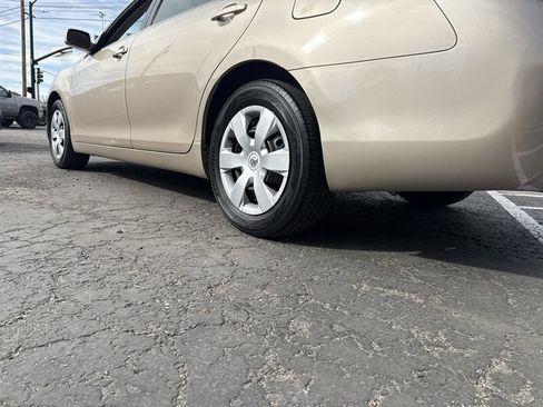 Used 2009 Toyota Camry LE image 6