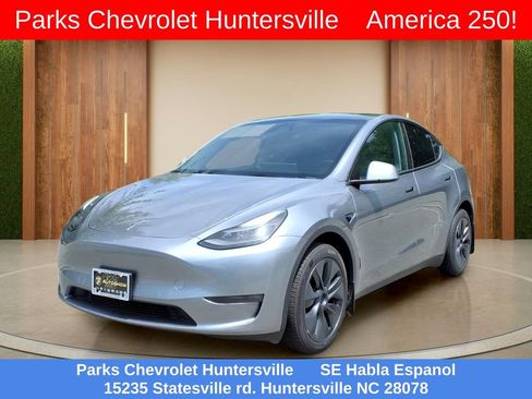 Used 2024 Tesla Model Y Long Range AWD/4WD image 27