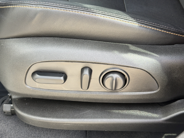 Used 2021 Chevrolet Equinox Premier FWD image 23