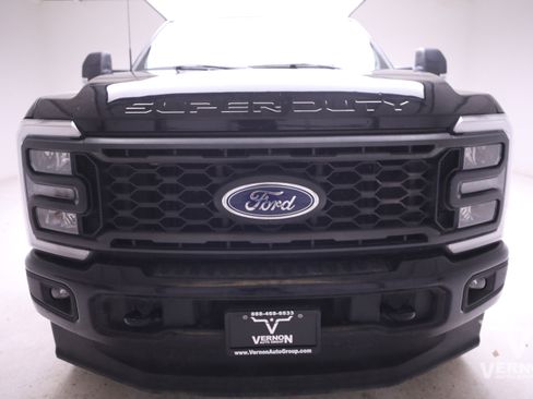 Used 2023 Ford F250 XL w/ STX Appearance Package image 7