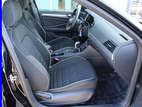 Used 2024 Volkswagen Jetta Sport FWD image 17