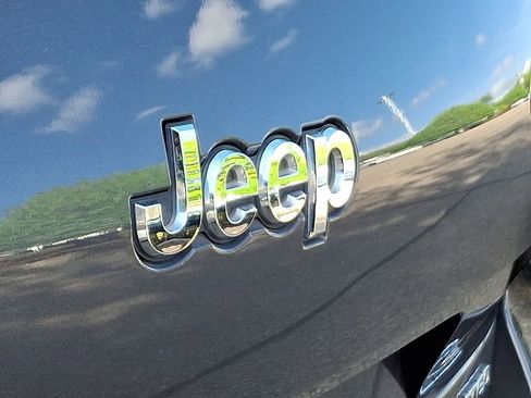 Used 2023 Jeep Grand Cherokee L Limited AWD/4WD image 30